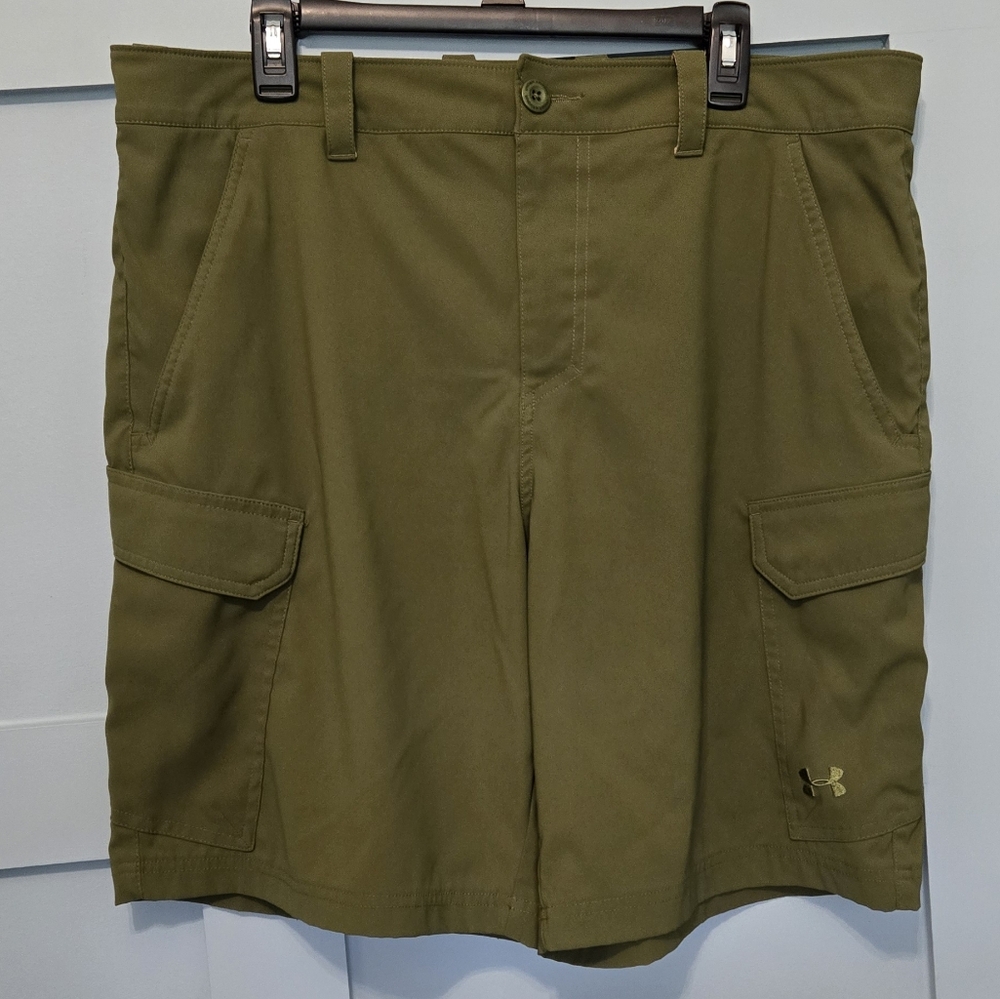 Under Armour Olive Green Men's Shorts, Size 38, Like New